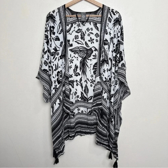 Vince Camuto Womens OS Kimono Shrug Tassel Topper Shawl Wrap Black White - Picture 5 of 14